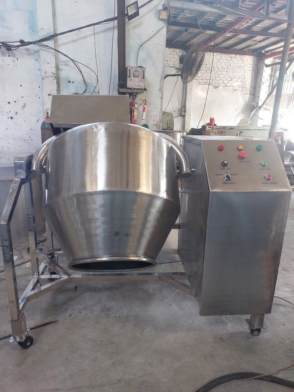 NHỮNG LỢI ÍCH CỦA MÁY TRỘN GIA VỊ MANG LẠI CHO THỊ TRƯỜNG CÔNG NGHIỆP THỰC PHẨM 1 z6709570600190 a81865c16d40931dd126eef92c35f840 1