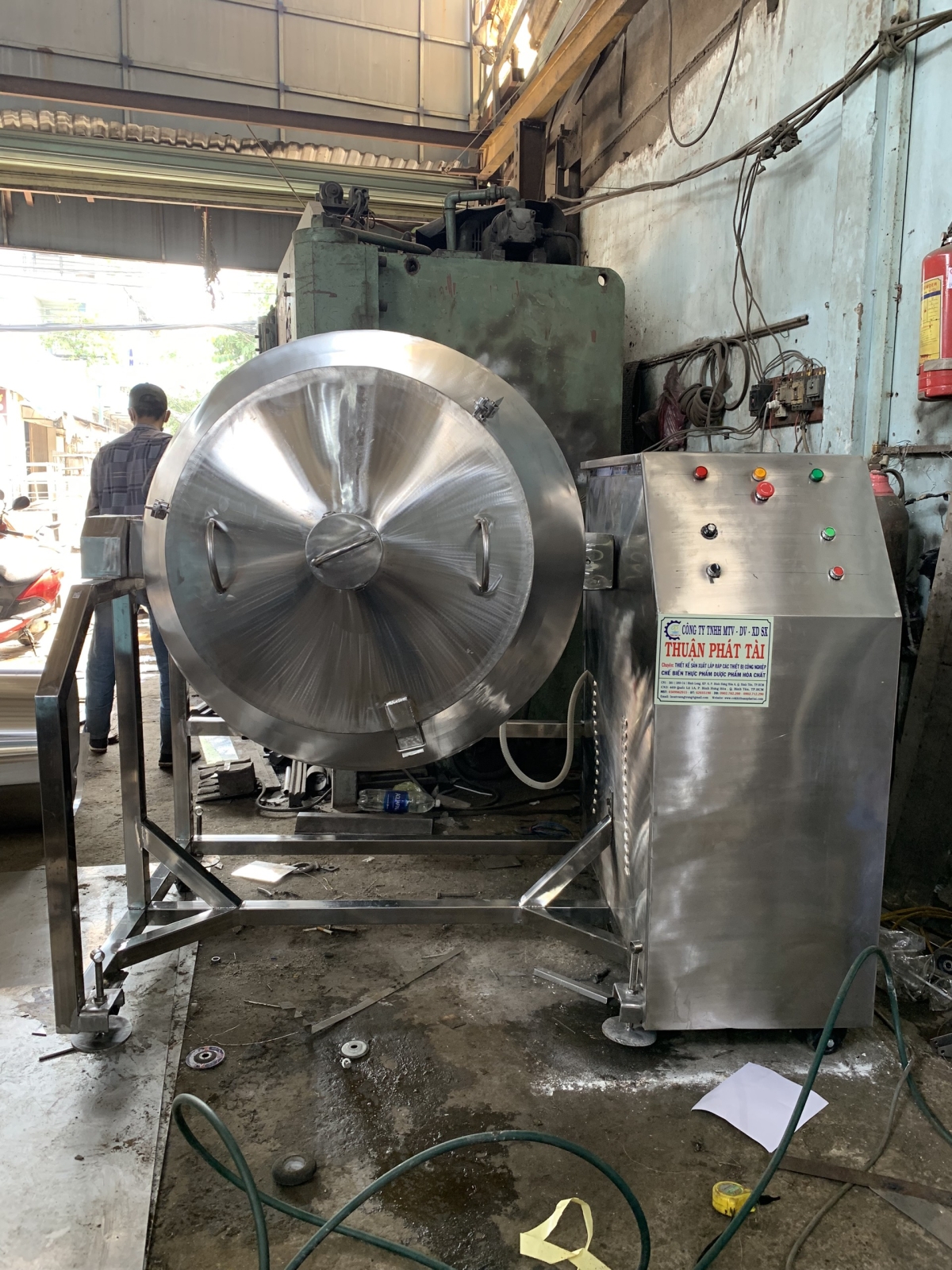 MÁY TRỘN DẠNG BÊ TÔNG 200KG/MẺ