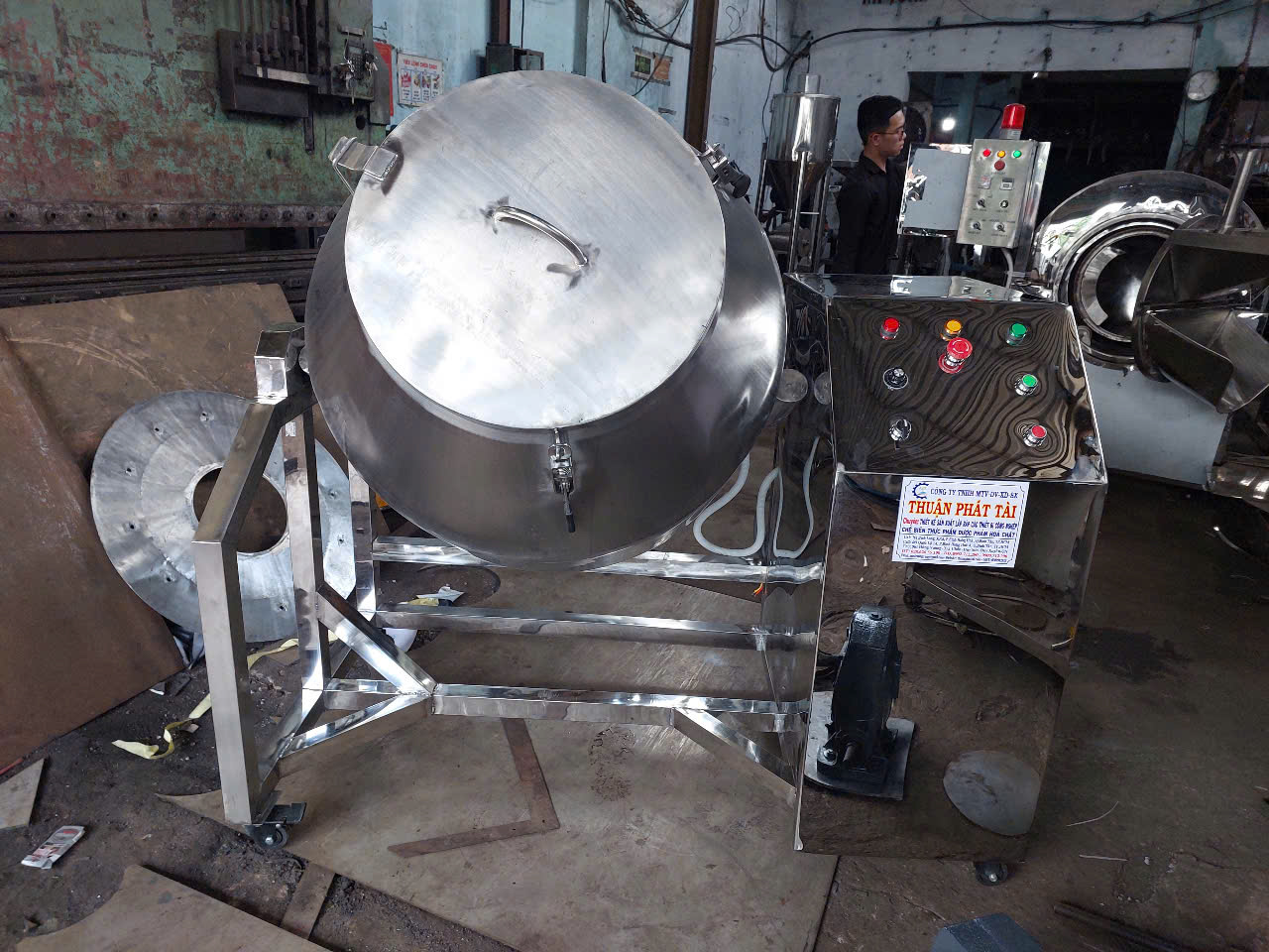 MÁY TRỘN DẠNG BÊ TÔNG 100KG/MẺ